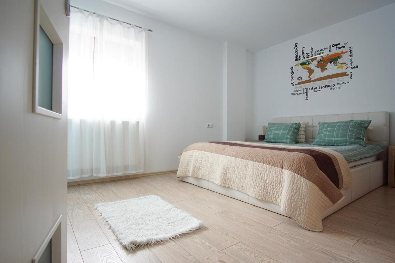 Brates Apartment Iasi Exterior foto